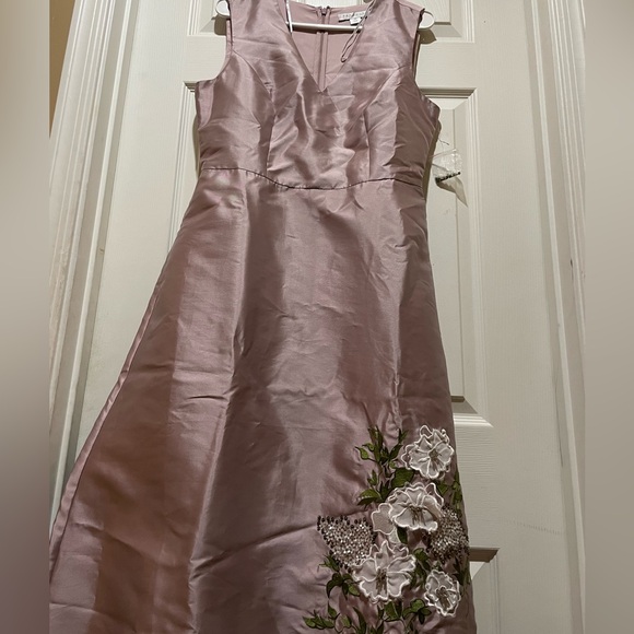 Kay Unger Aurelia Floral Sleeveless Taffeta Gown - Picture 7 of 13